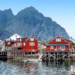 3 person holiday home in Henningsvær