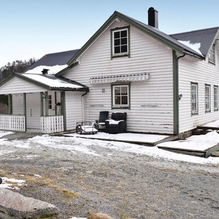 4 Bedroom Accommodation In Naustdal