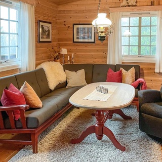 4 Bedroom Stunning Home In Sjusjøen