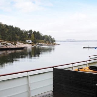 6 person holiday home in Holmsbu
