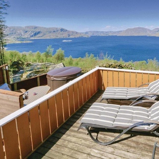 Awesome Home In Farsund With Jacuzzi