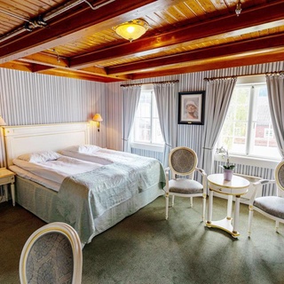 Bårdshaug Herregård