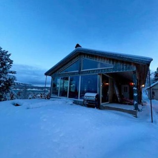 Cozy Cabin Hylla