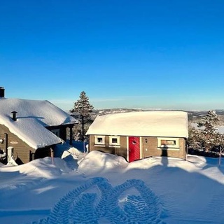 Cozy cabin with incredible views and sauna