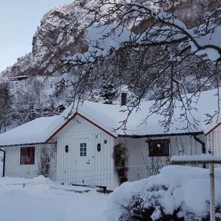 Dalhus - House in the Valley