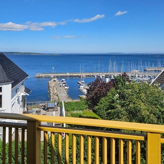Gorgeous Home In Åsgårdstrand With Kitchen