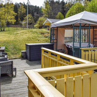 Look forward to a carefree island vacation by the fjord