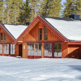 Lovely Home In Ljørdalen With Kitchen