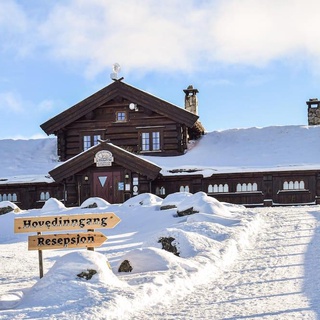 Pet Friendly Home In Tunhovd With Kitchen