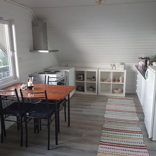 Seaside holiday home with lovely sea views