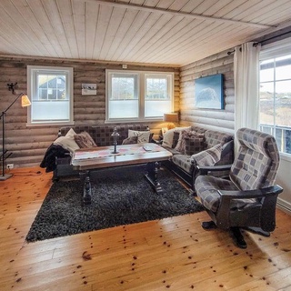 Spend a relaxing holiday in this cosy holiday home in an idyllic location.