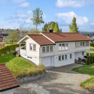 Stue, soverom og bad