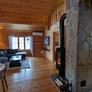 Tommy and Ailins cabin