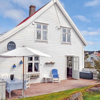 Welcome to this cozy cottage on the outskirts of Skudeneshavn.